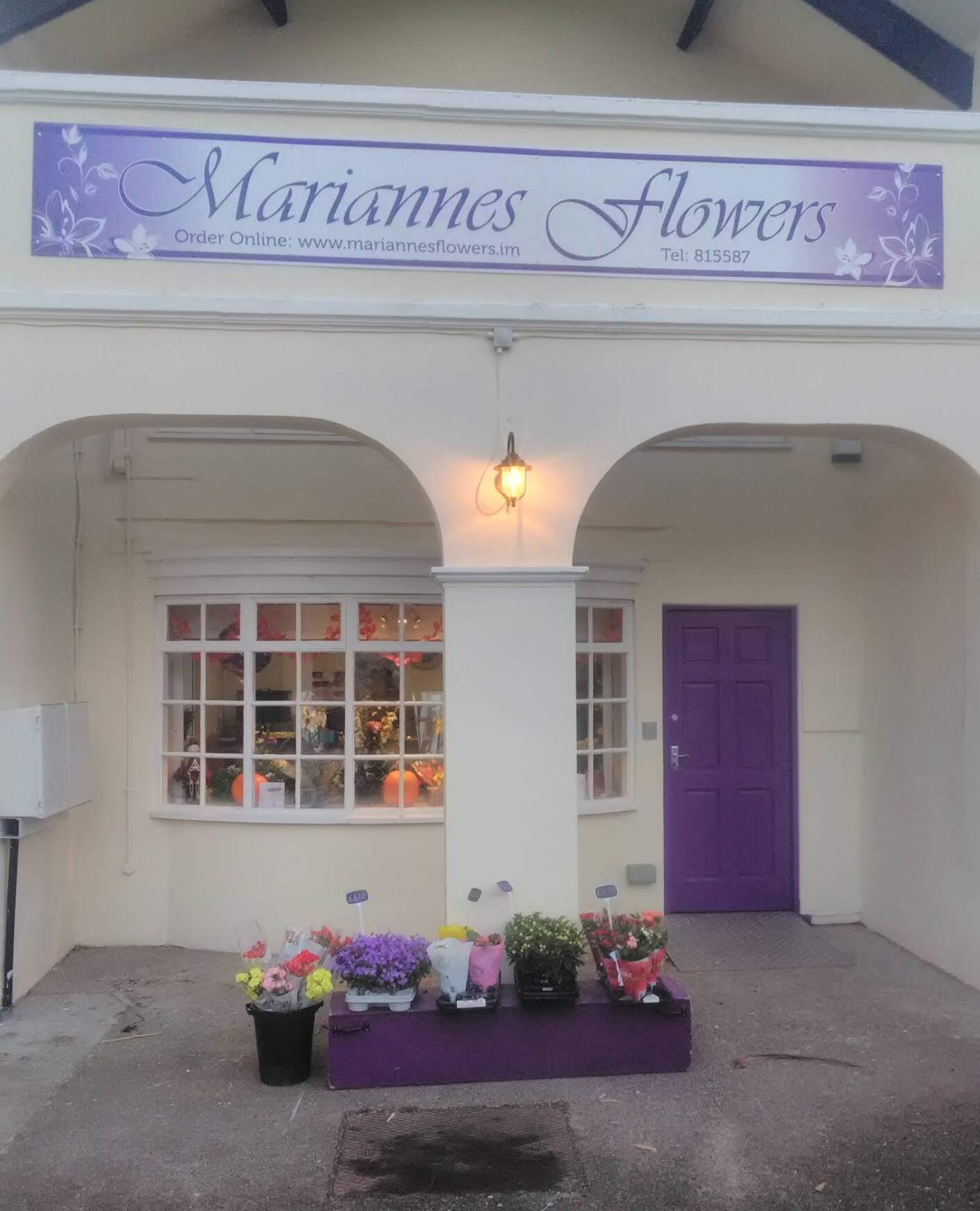 Mariannes Flowers Isle of Man flower shop